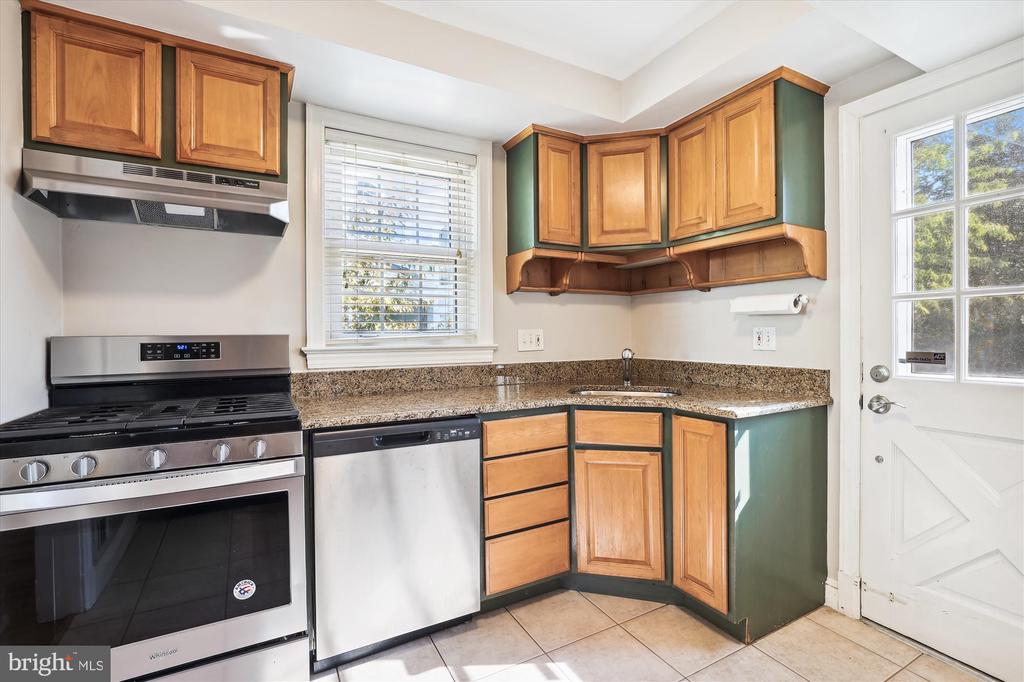 329 N Greenbrier St