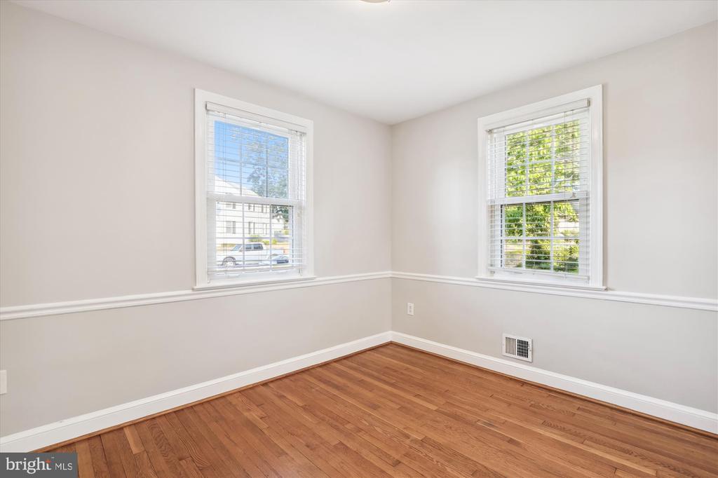 329 N Greenbrier St