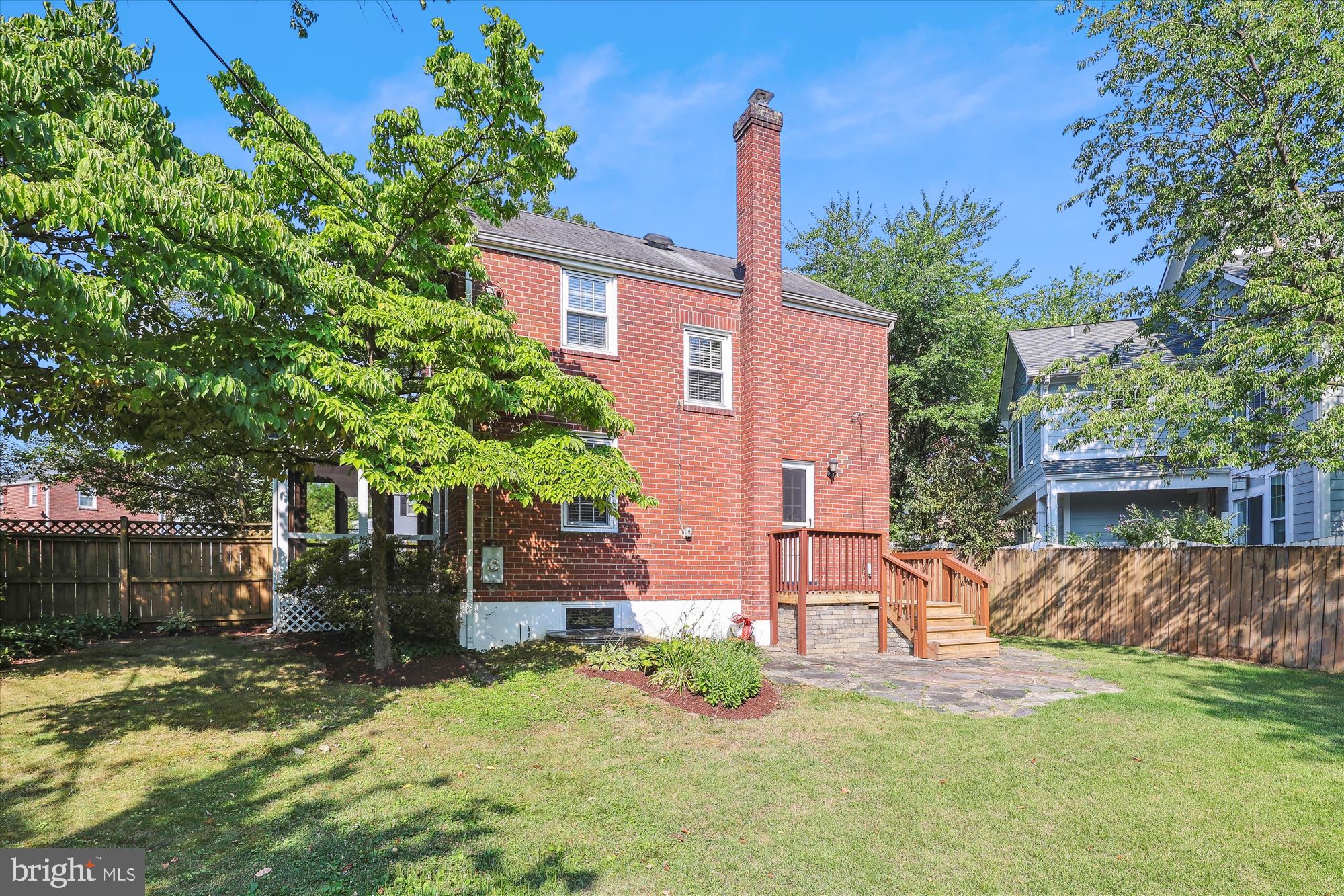 329 N Greenbrier St