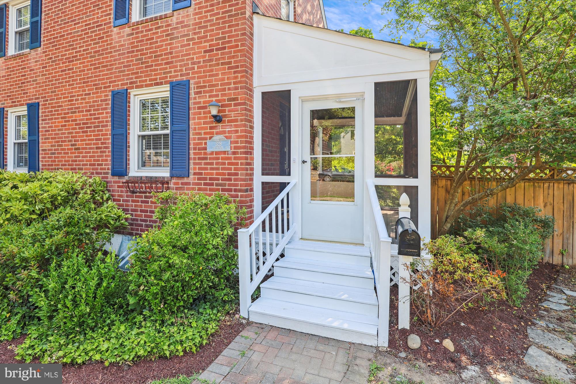 329 N Greenbrier St