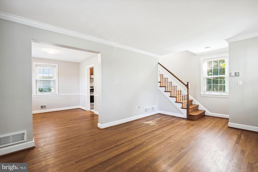 329 N Greenbrier St