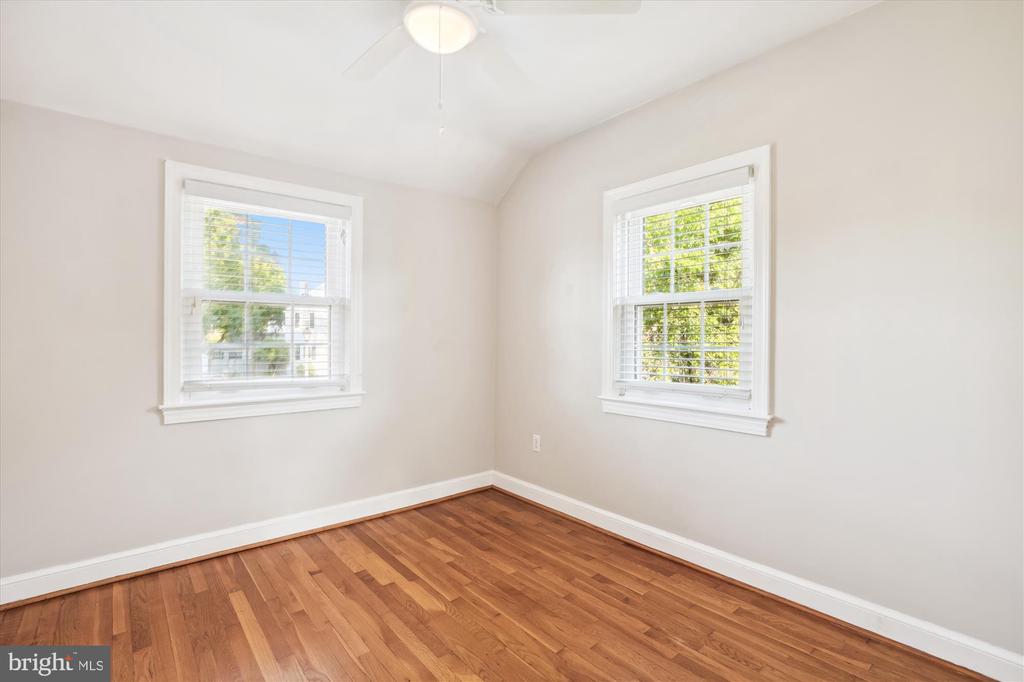 329 N Greenbrier St