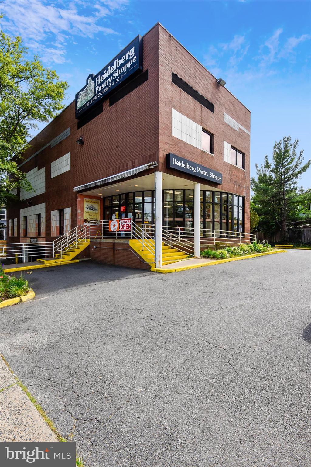 329 N Greenbrier St