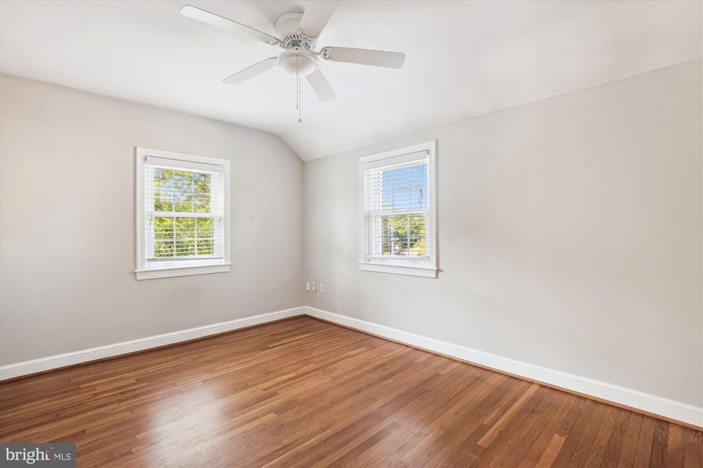 329 N Greenbrier St