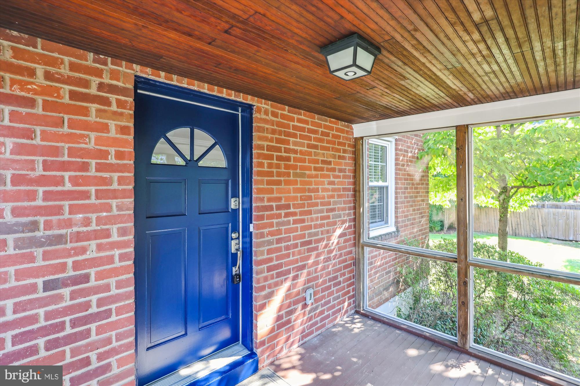 329 N Greenbrier St