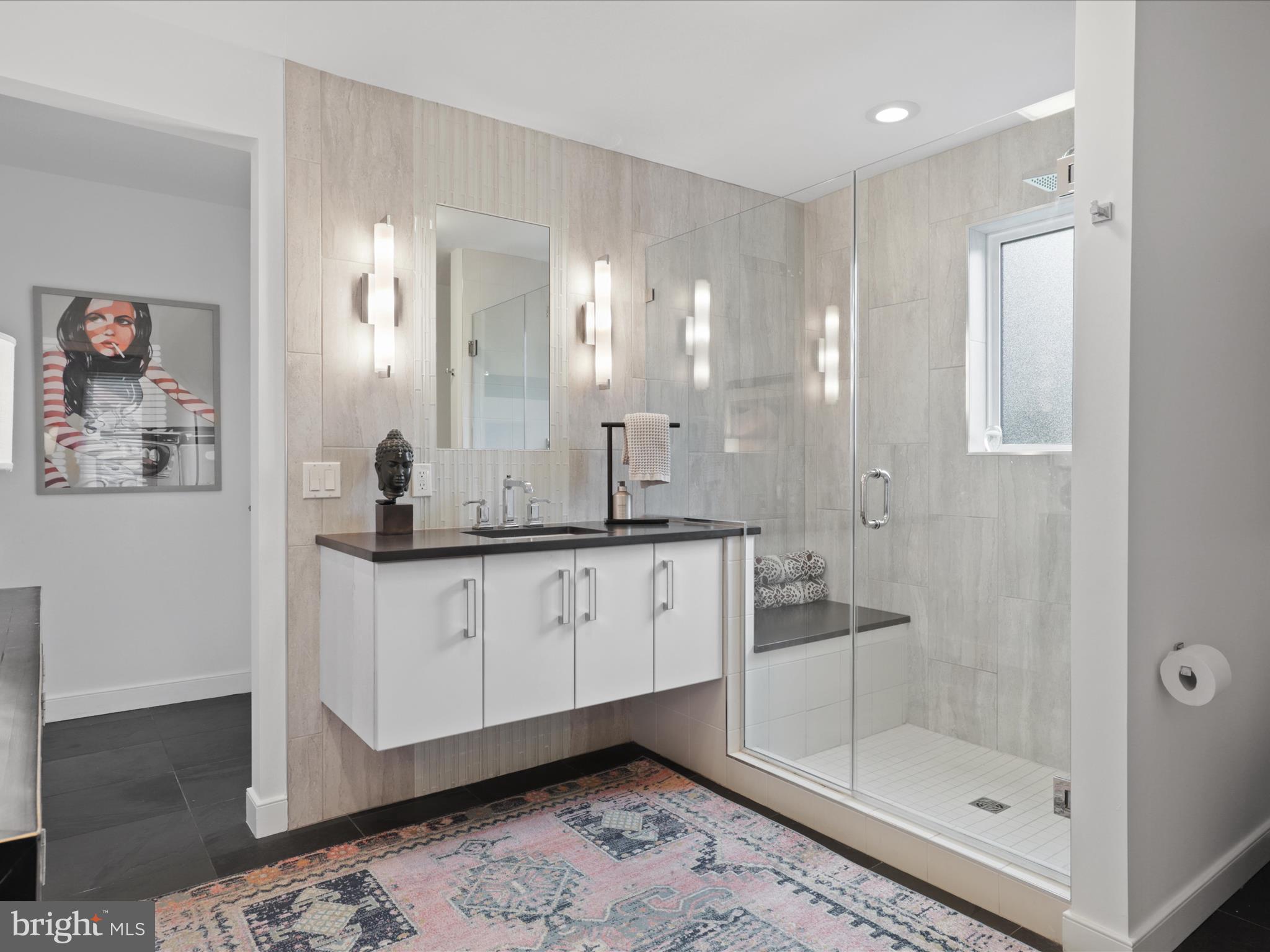 3033 N OAKLAND STREET