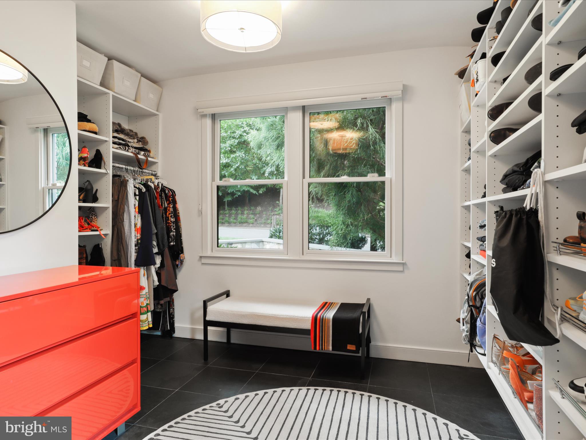 3033 N OAKLAND STREET