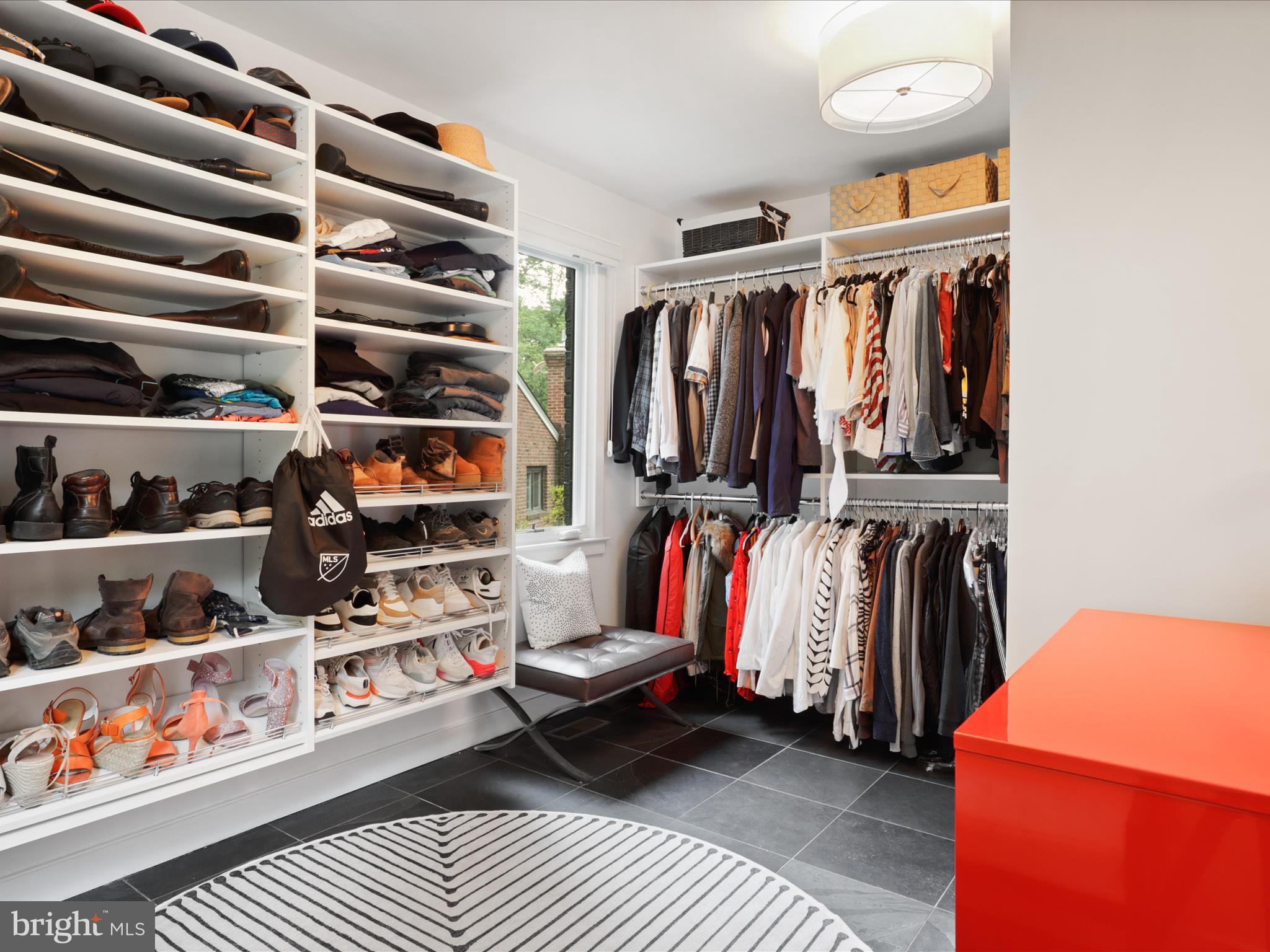 3033 N OAKLAND STREET