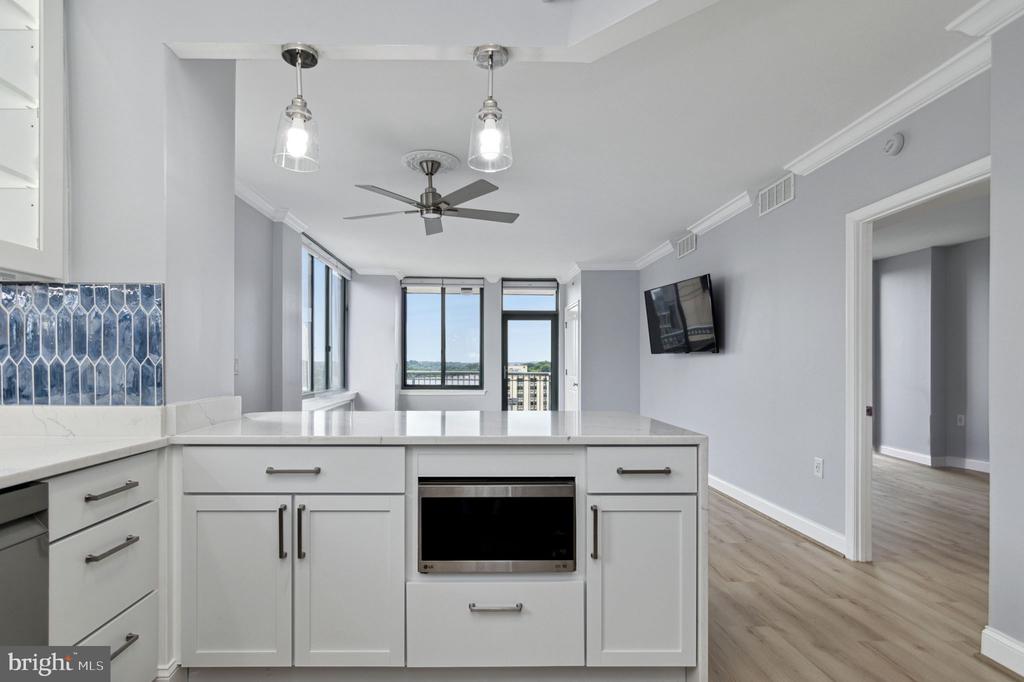 851 N Glebe Rd #1404