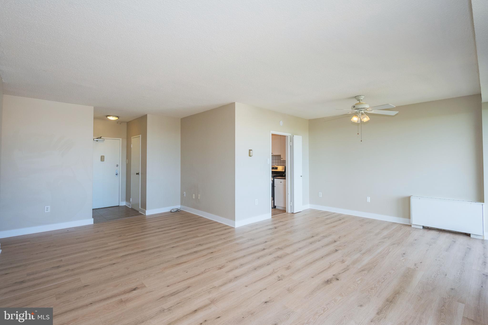 4141 N HENDERSON RD #822