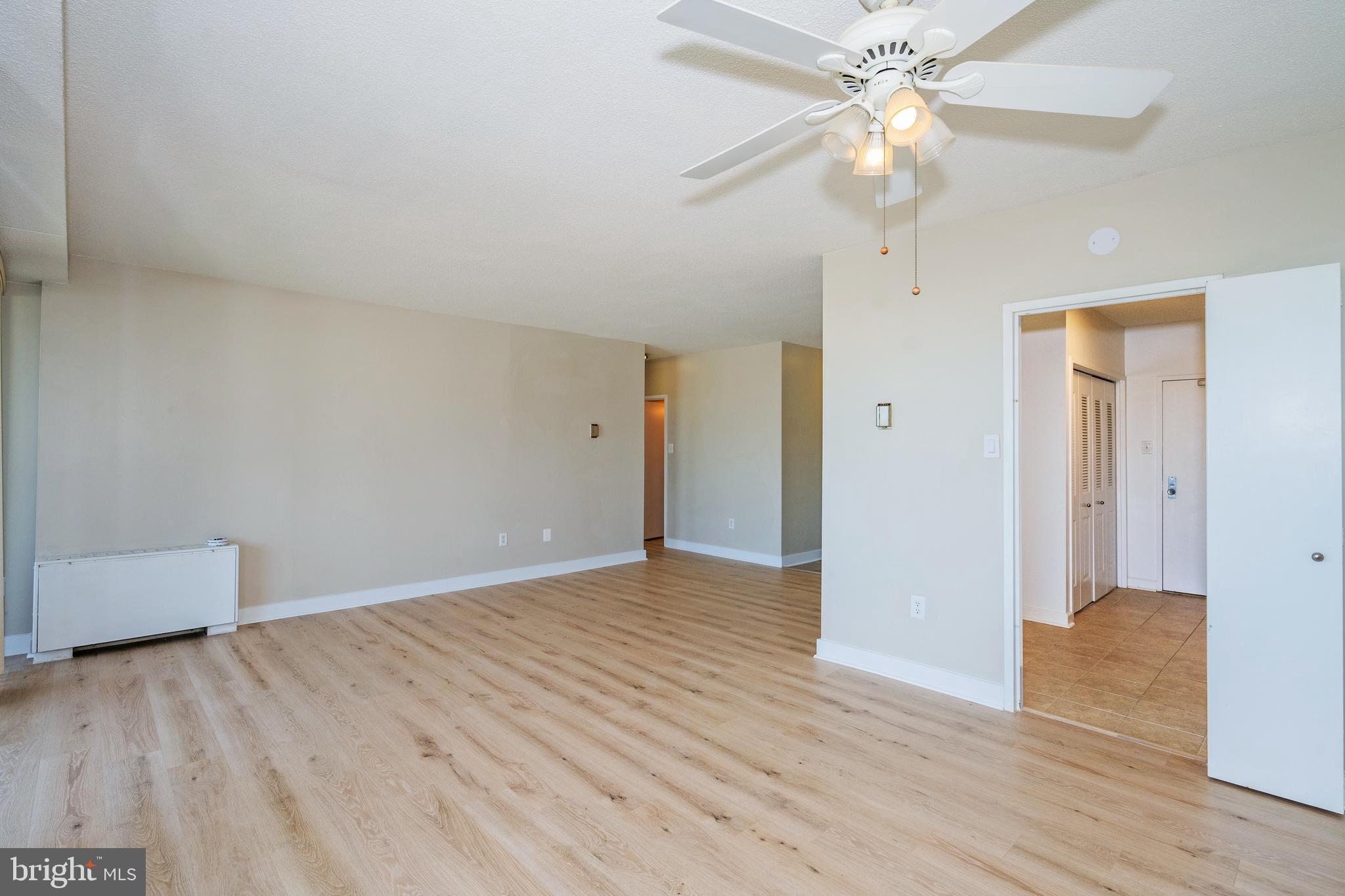 4141 N HENDERSON RD #822