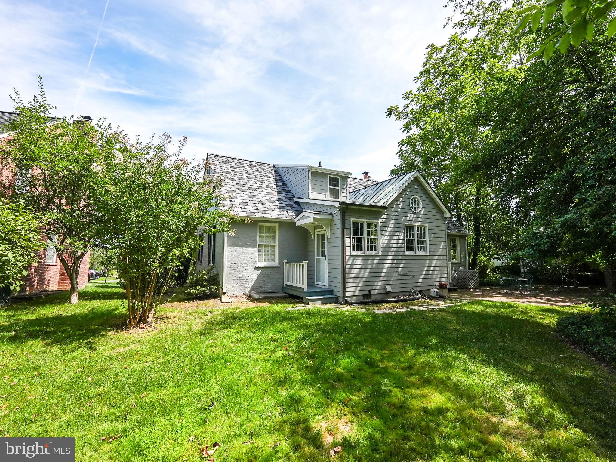 3916 Military Rd