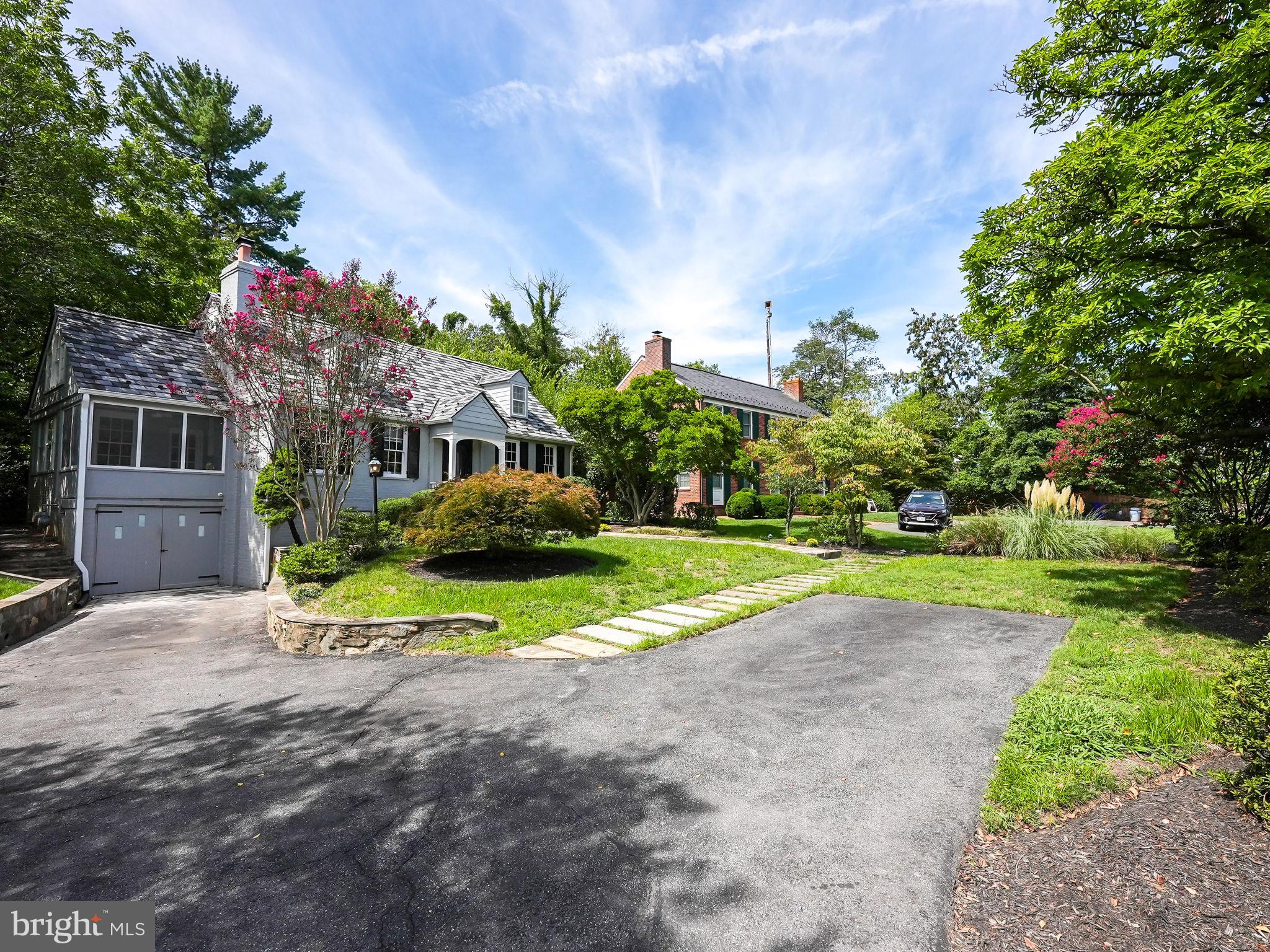 3916 Military Rd