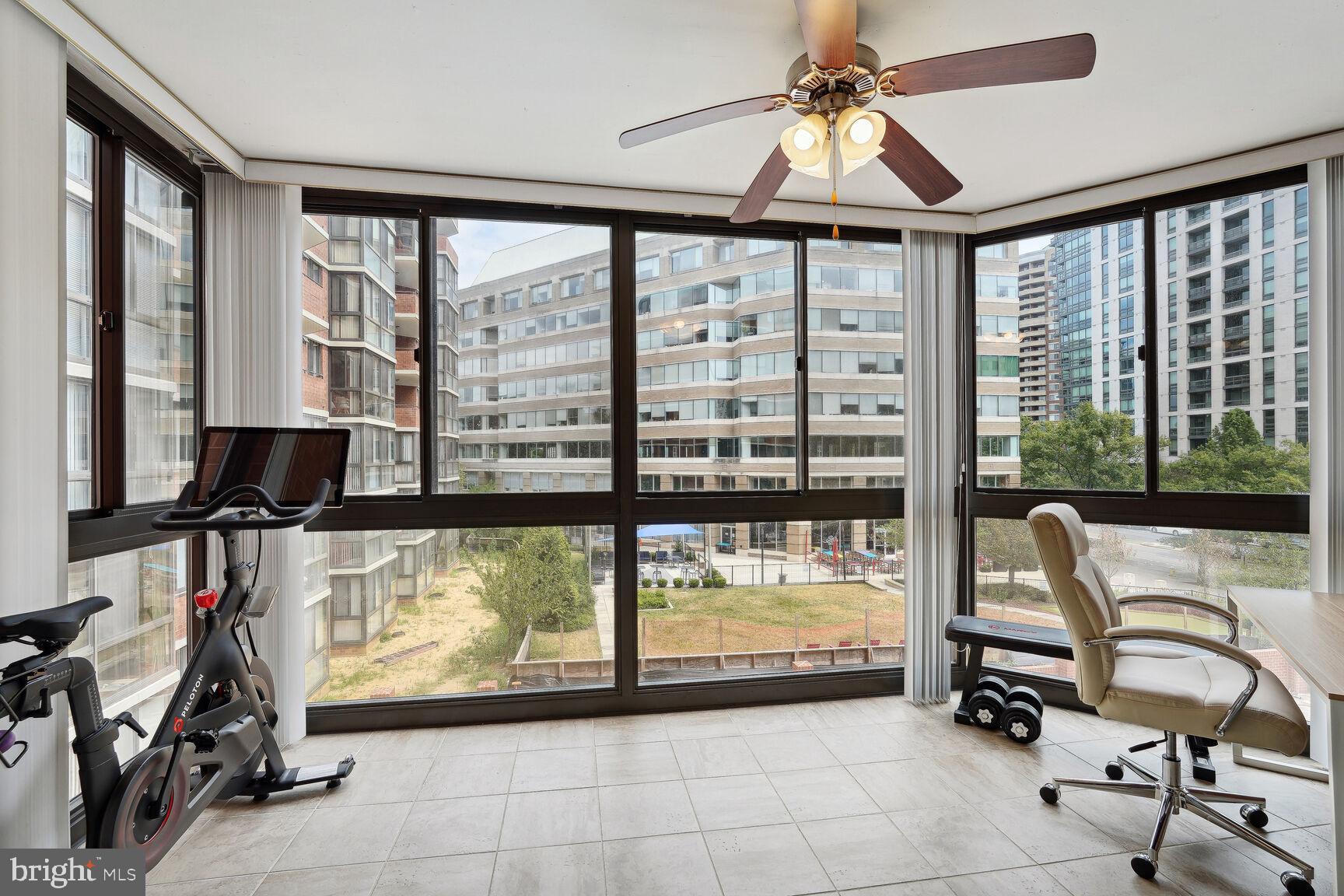 1001 N Randolph St #301