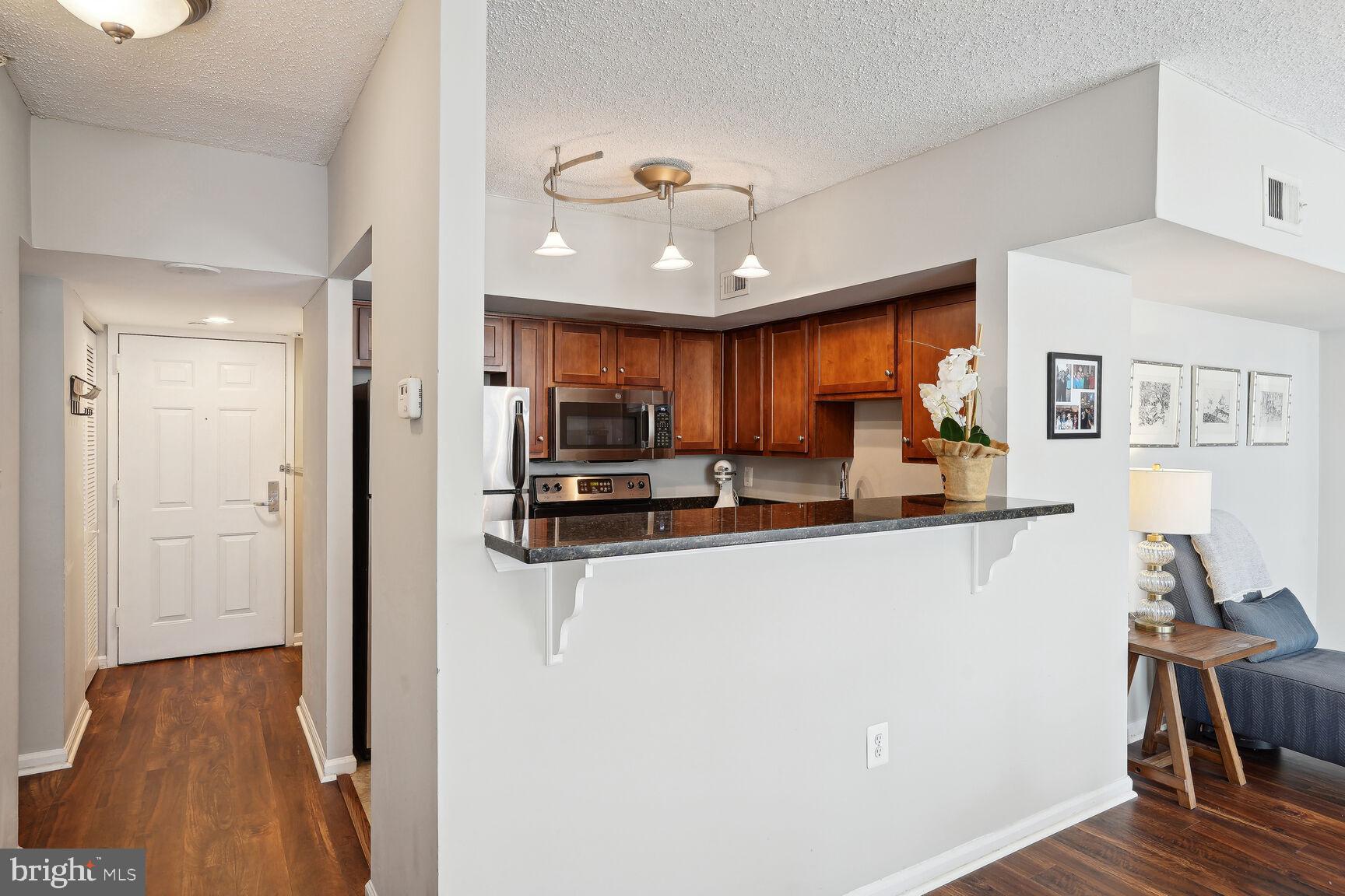 1001 N Randolph St #301