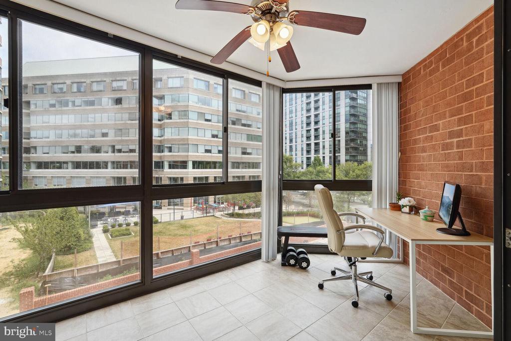1001 N Randolph St #301