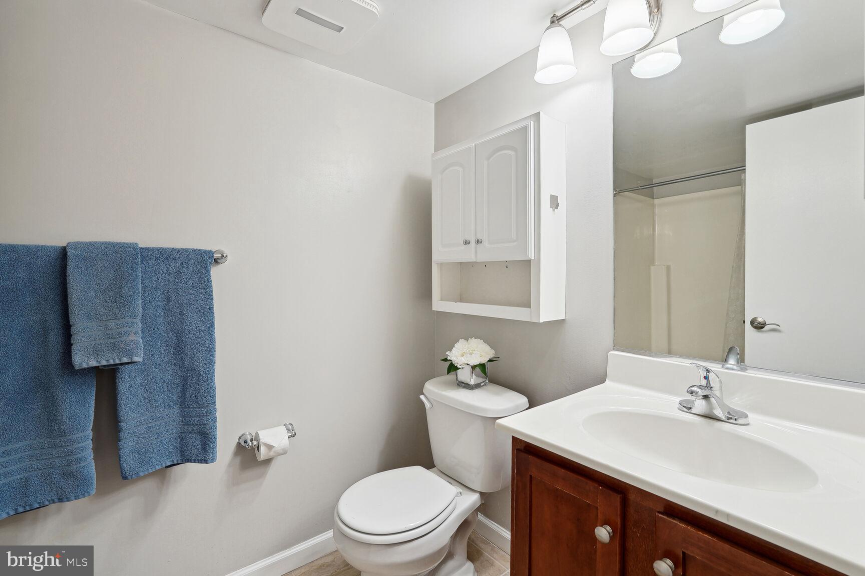 1001 N Randolph St #301
