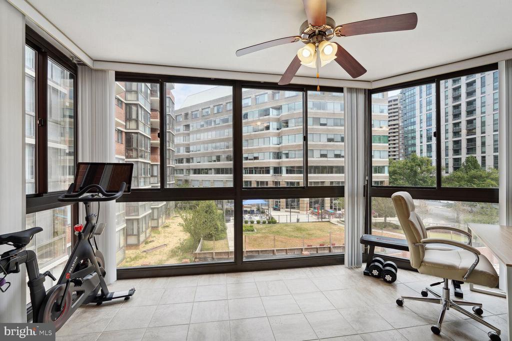1001 N Randolph St #301