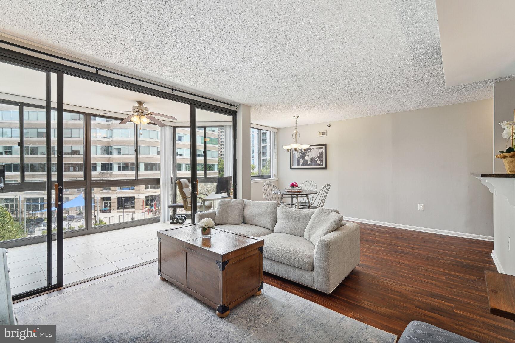 1001 N Randolph St #301