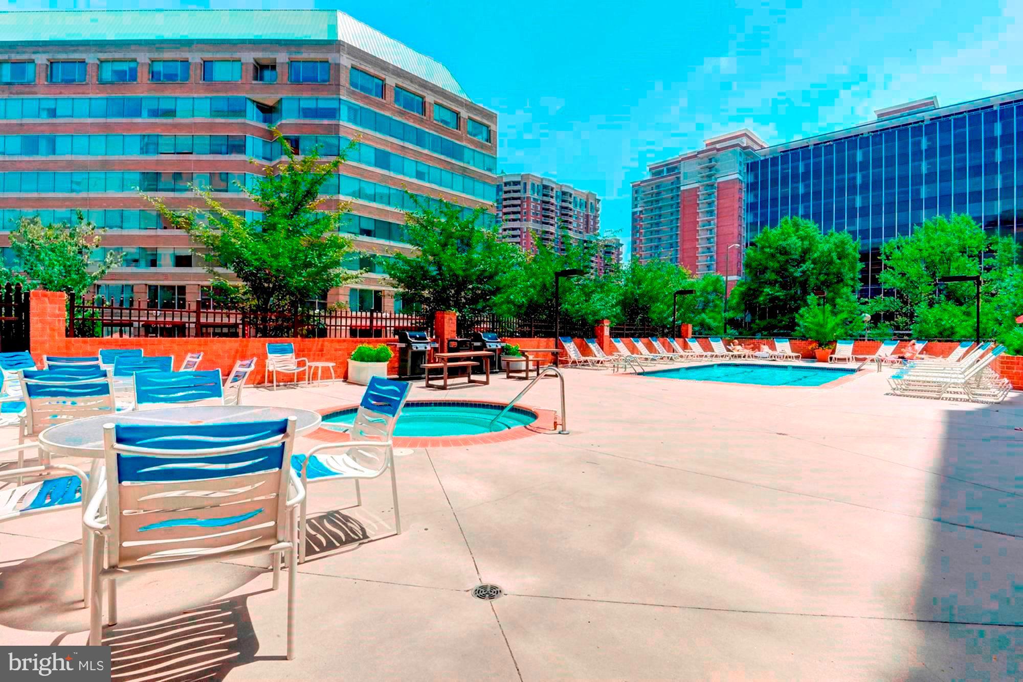 1001 N Randolph St #301