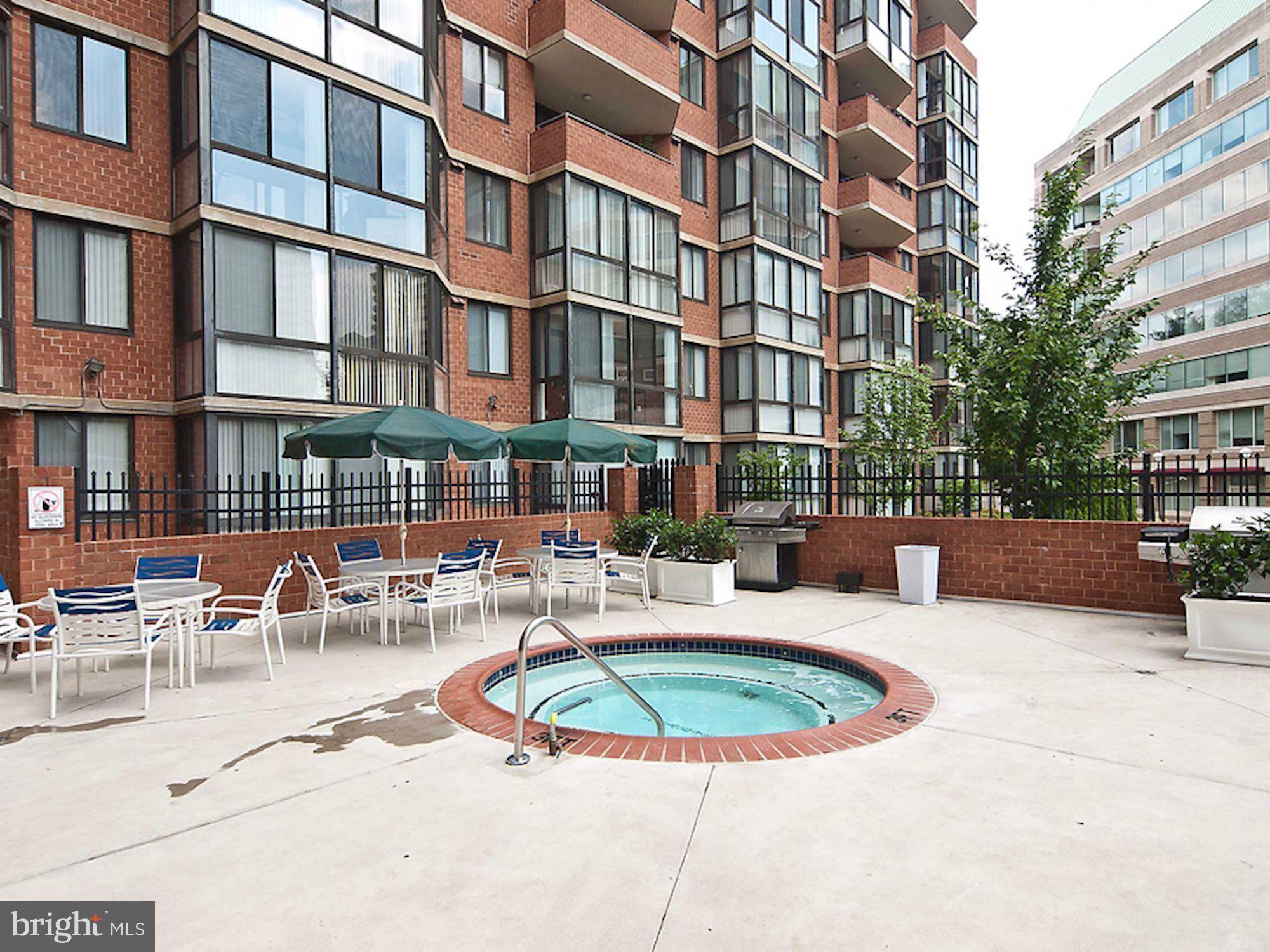 1001 N Randolph St #301