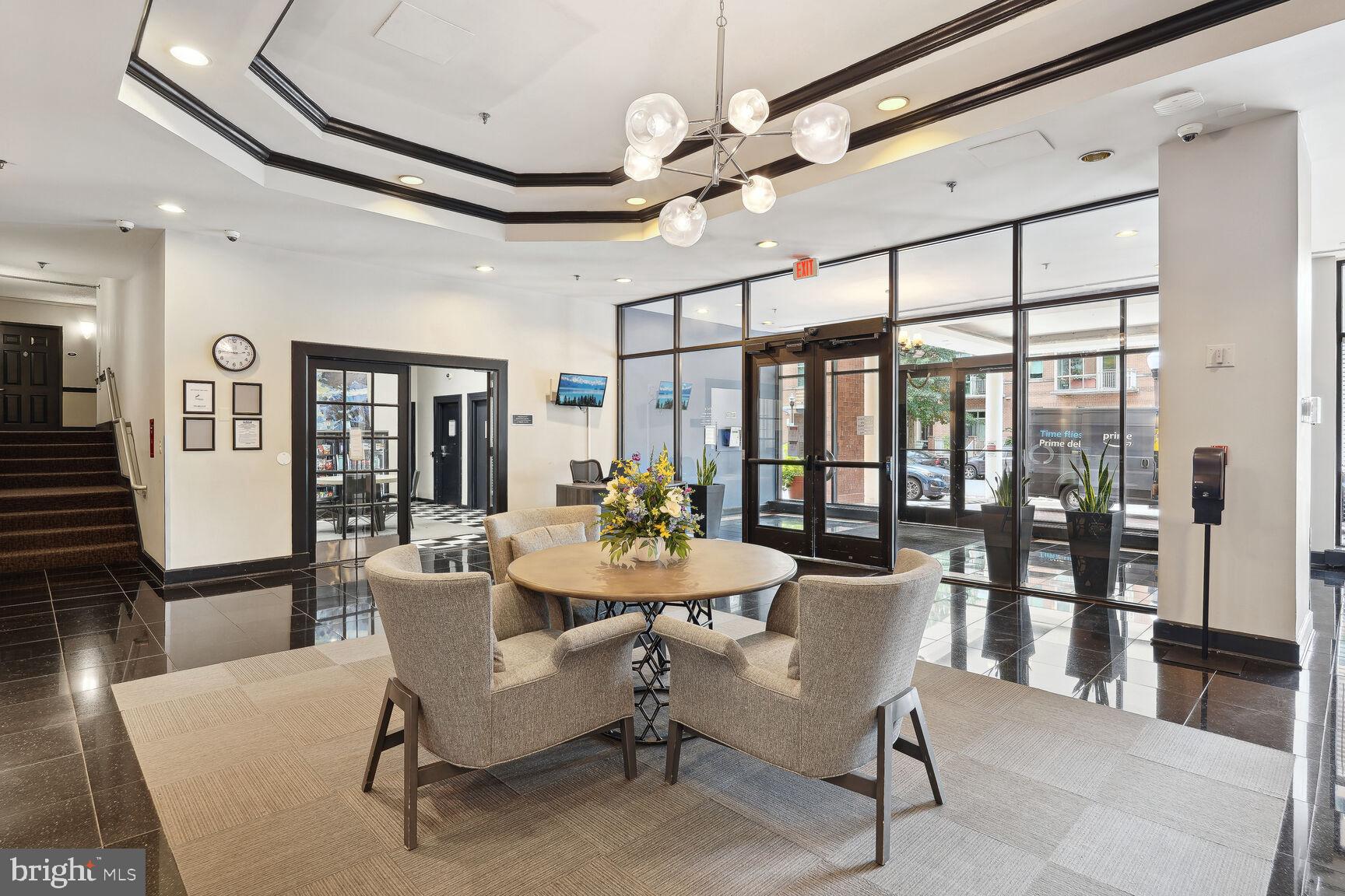 1001 N Randolph St #301