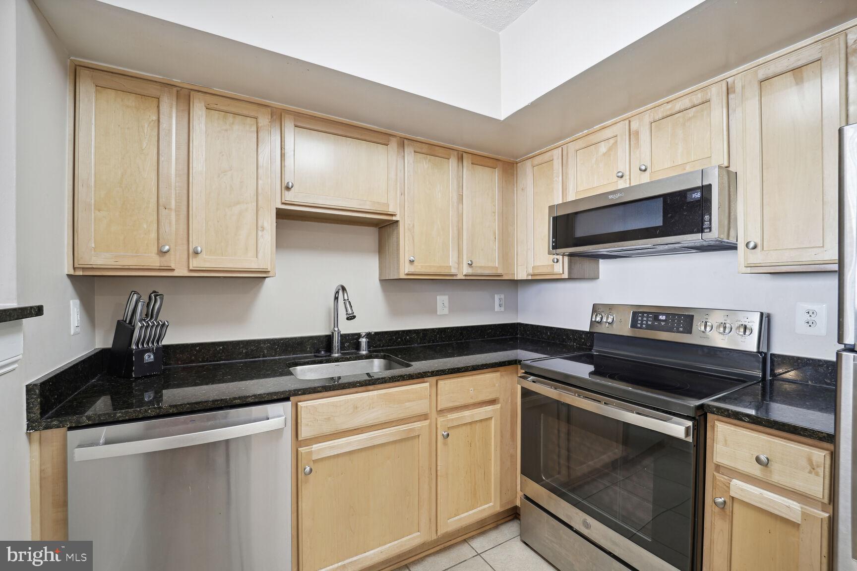 1001 N Randolph St #617
