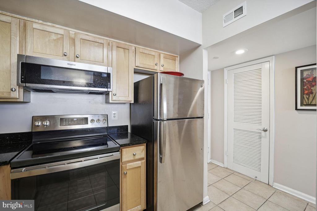 1001 N Randolph St #617