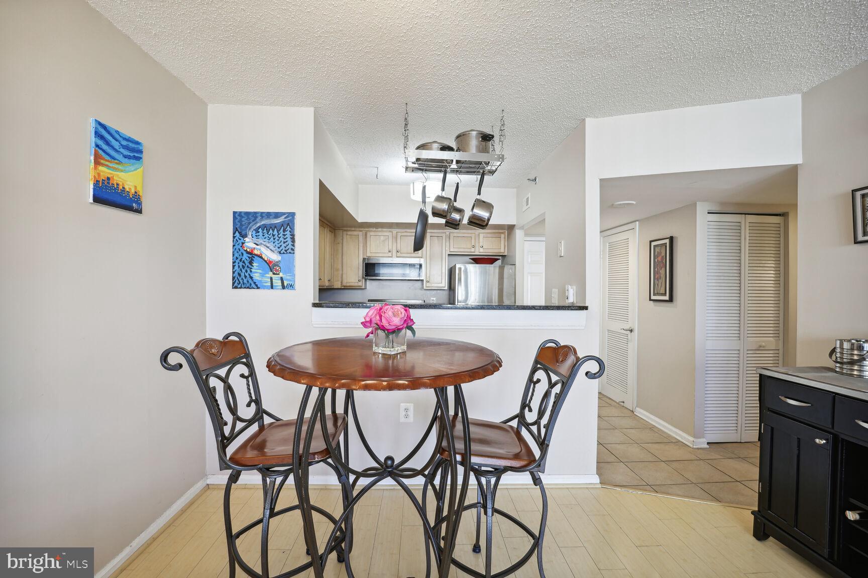 1001 N Randolph St #617
