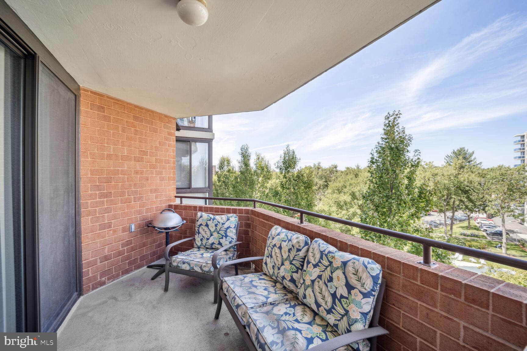 1001 N Randolph St #617