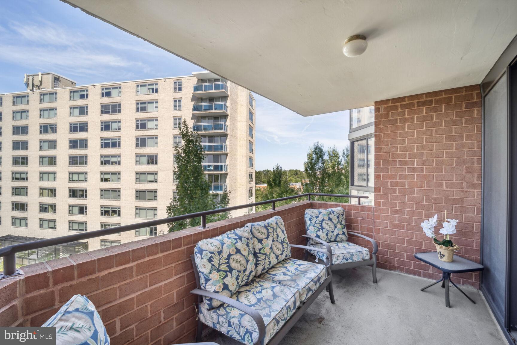 1001 N Randolph St #617