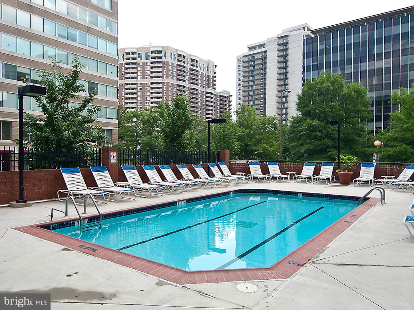 1001 N Randolph St #617
