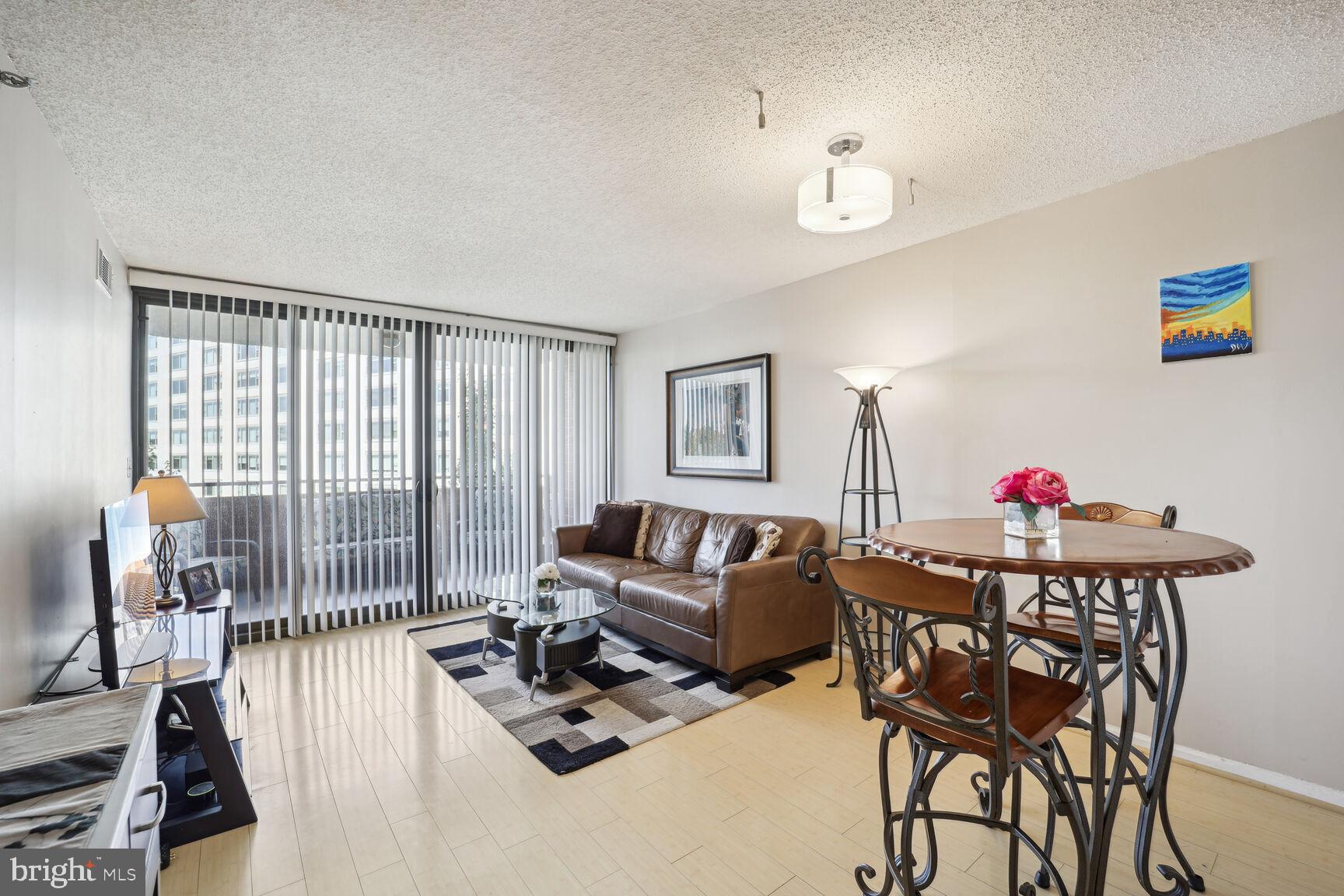 1001 N Randolph St #617