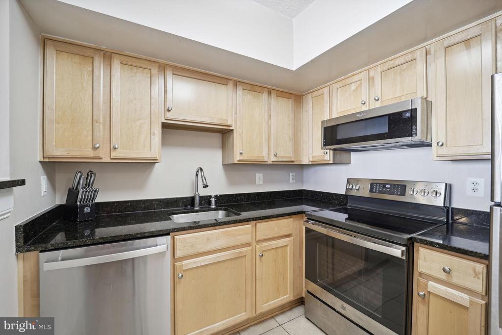 1001 N Randolph St #617