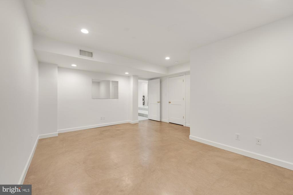 6234 22ND ROAD N