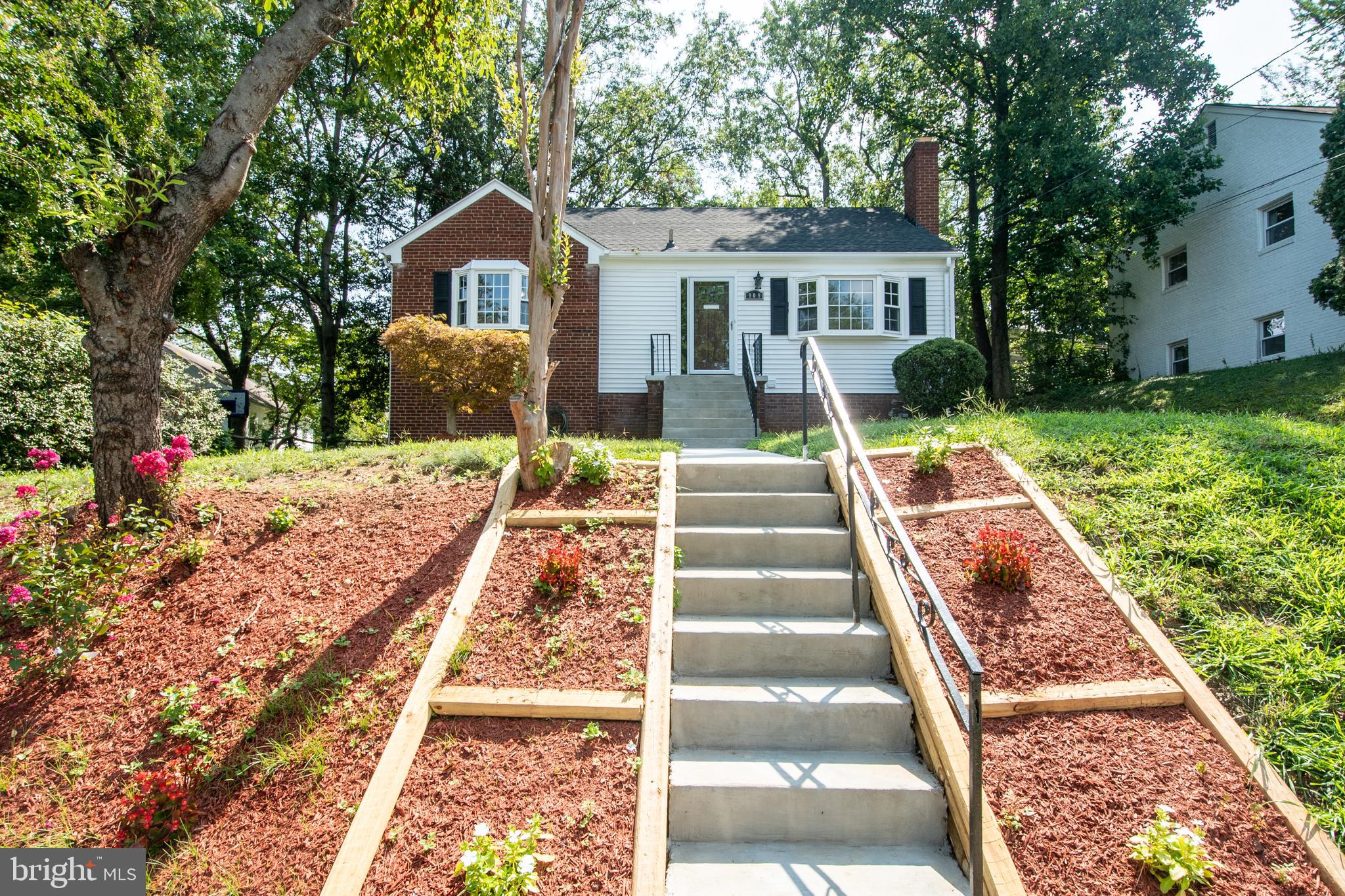 909 N MCKINLEY ROAD