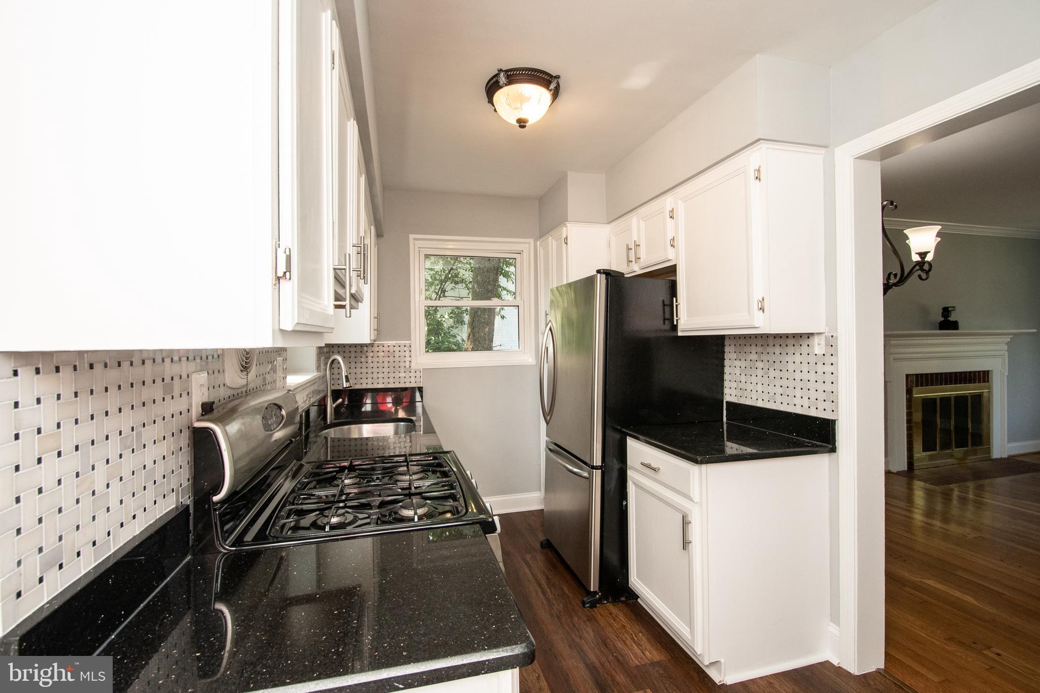 909 N MCKINLEY ROAD