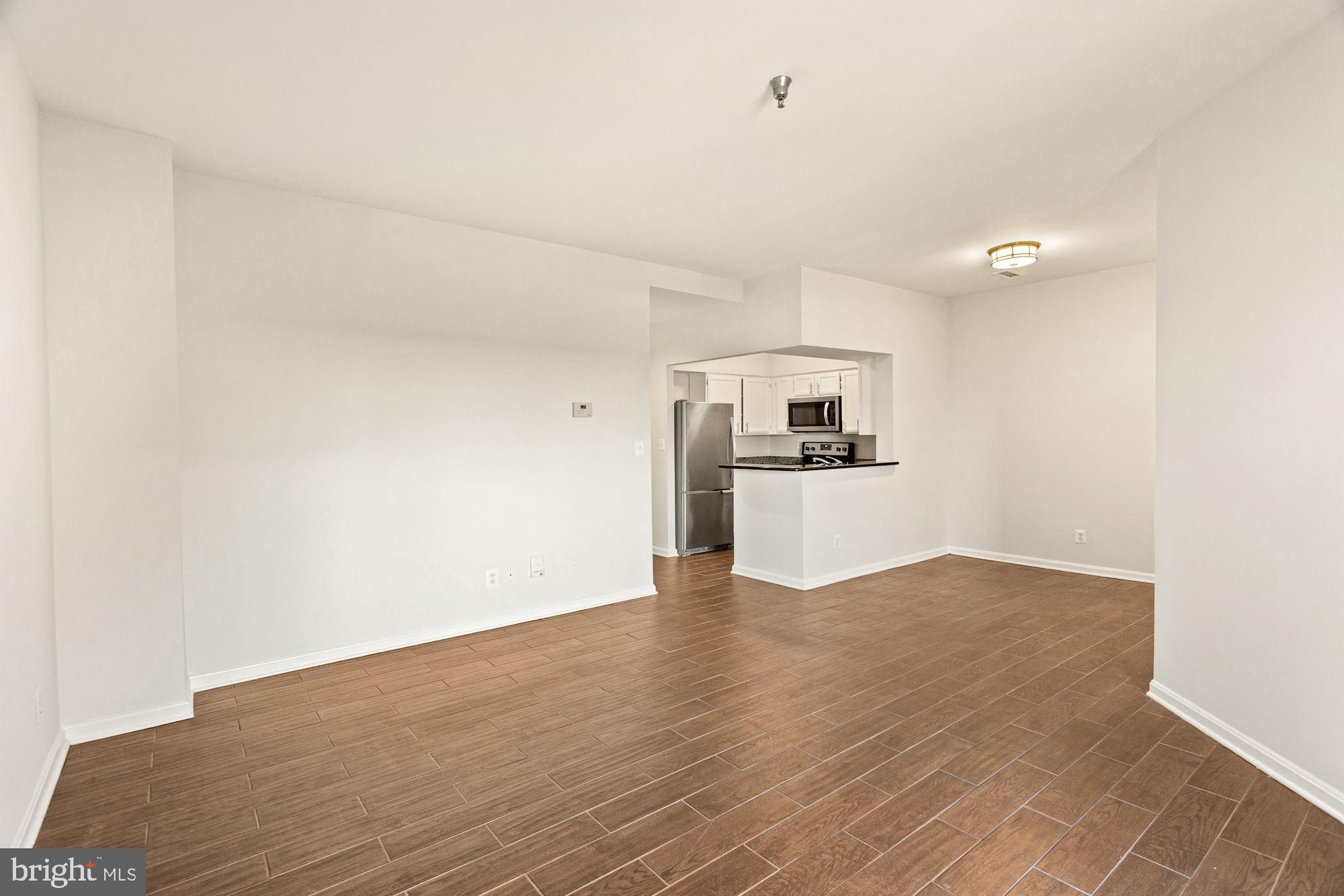 2400 CLARENDON BLVD #PH01