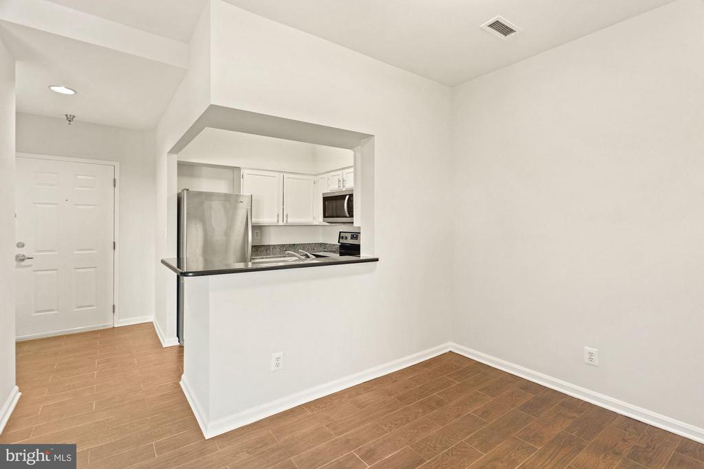 2400 CLARENDON BLVD #PH01