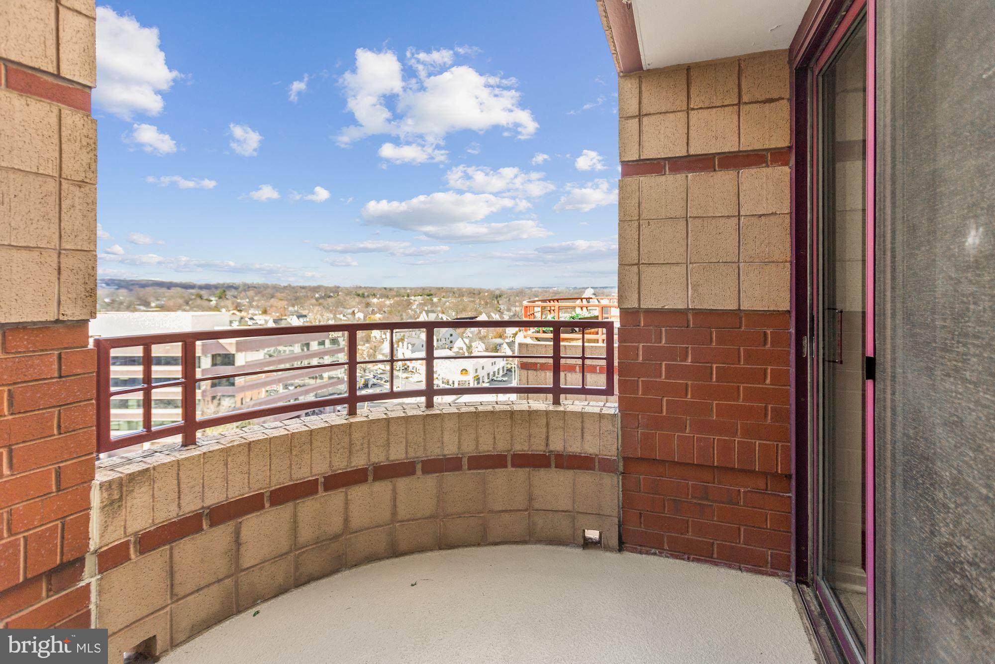 2400 CLARENDON BLVD #PH01