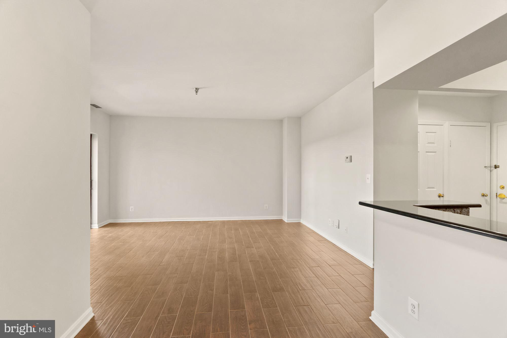 2400 CLARENDON BLVD #PH01