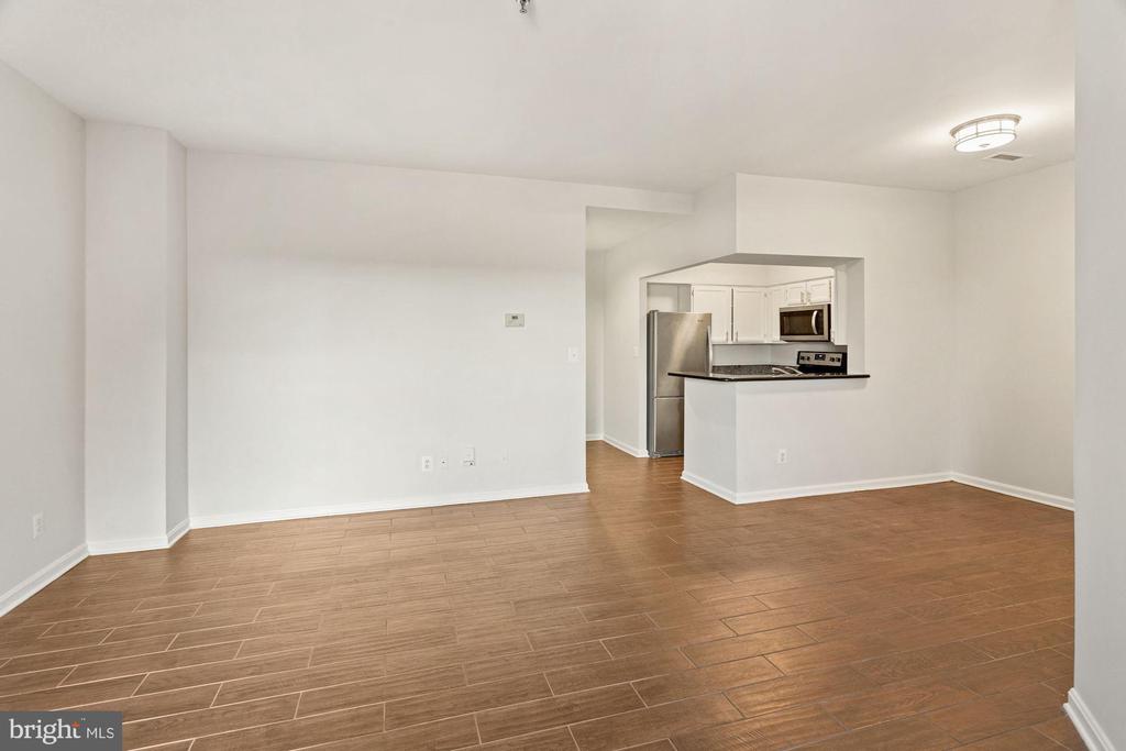 2400 CLARENDON BLVD #PH01