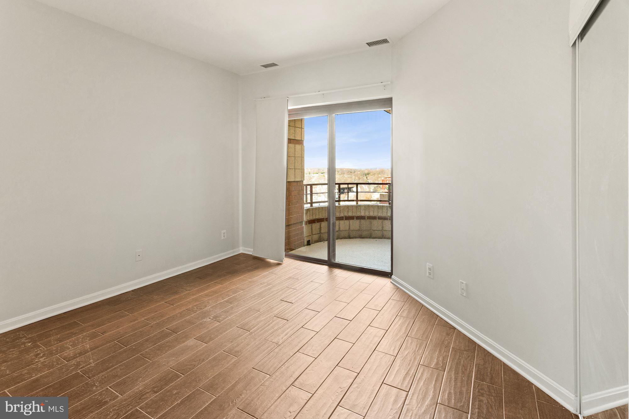 2400 CLARENDON BLVD #PH01