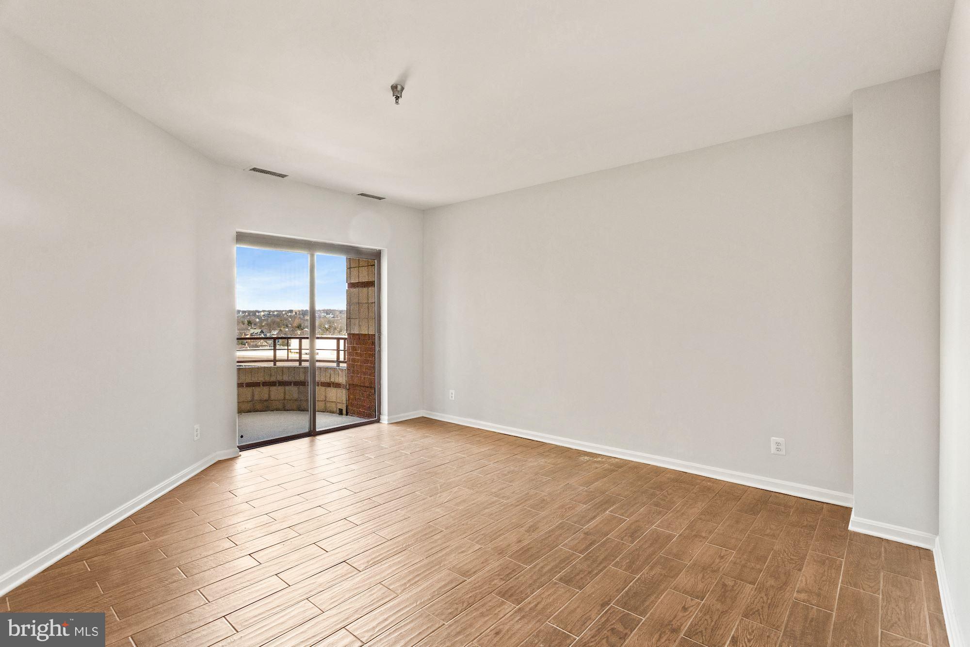 2400 CLARENDON BLVD #PH01