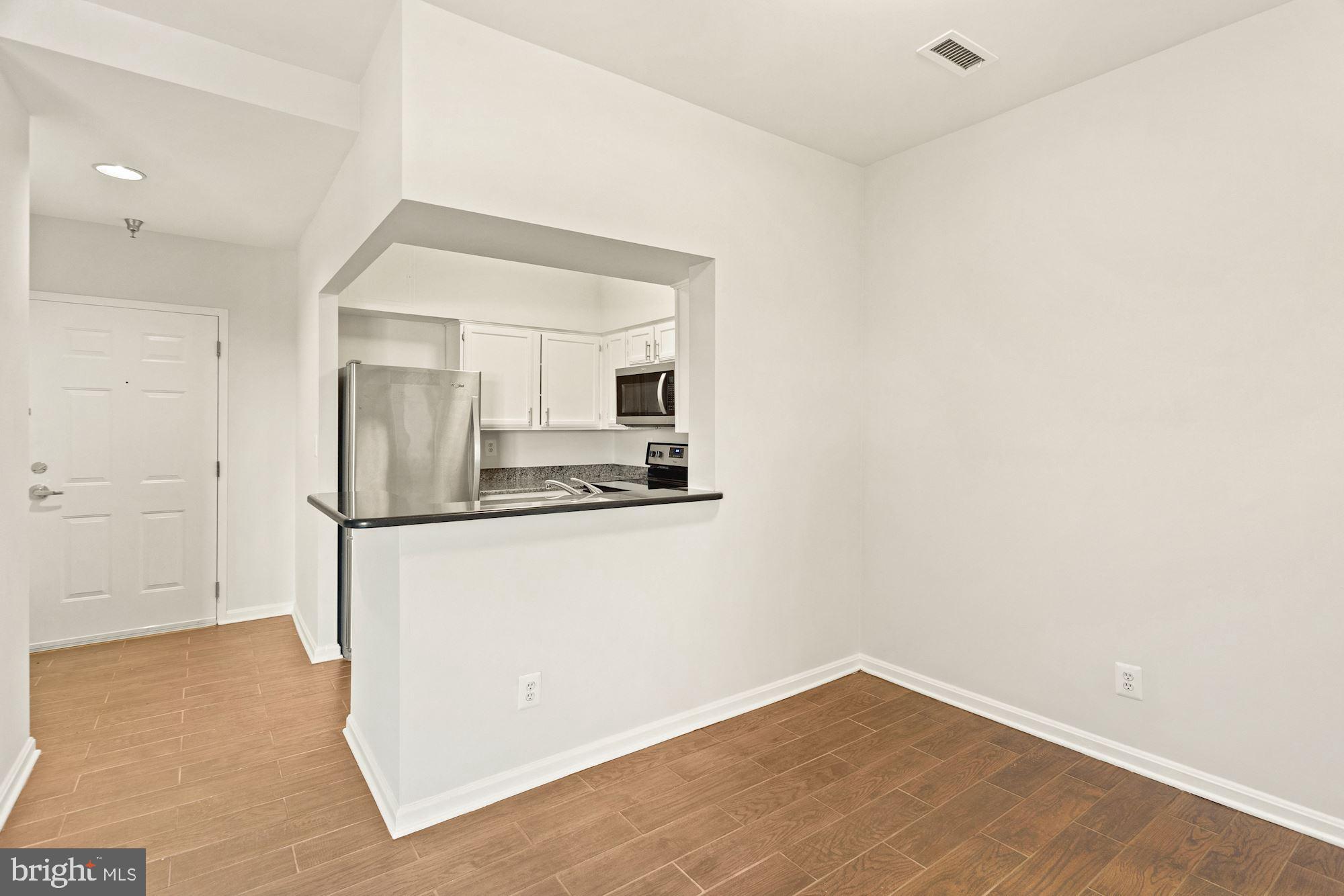 2400 CLARENDON BLVD #PH01