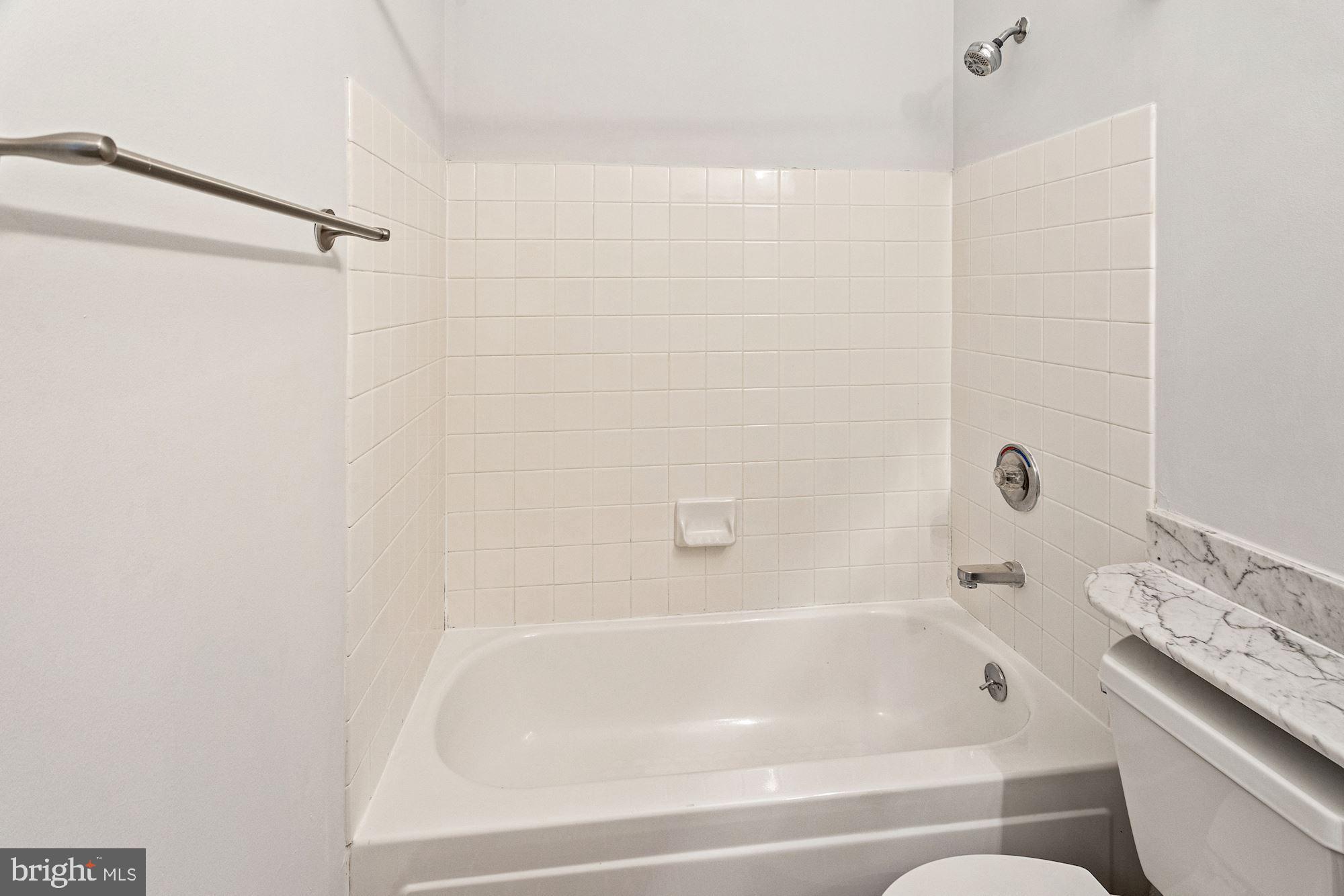 2400 CLARENDON BLVD #PH01