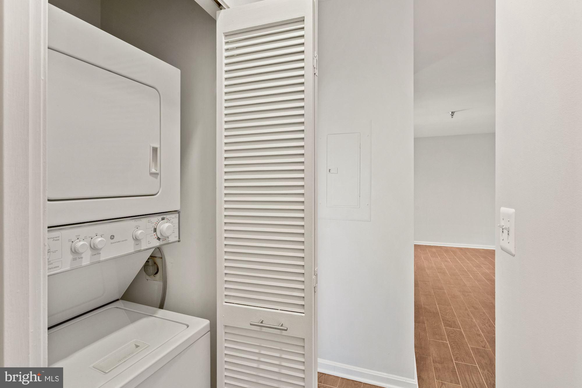 2400 CLARENDON BLVD #PH01