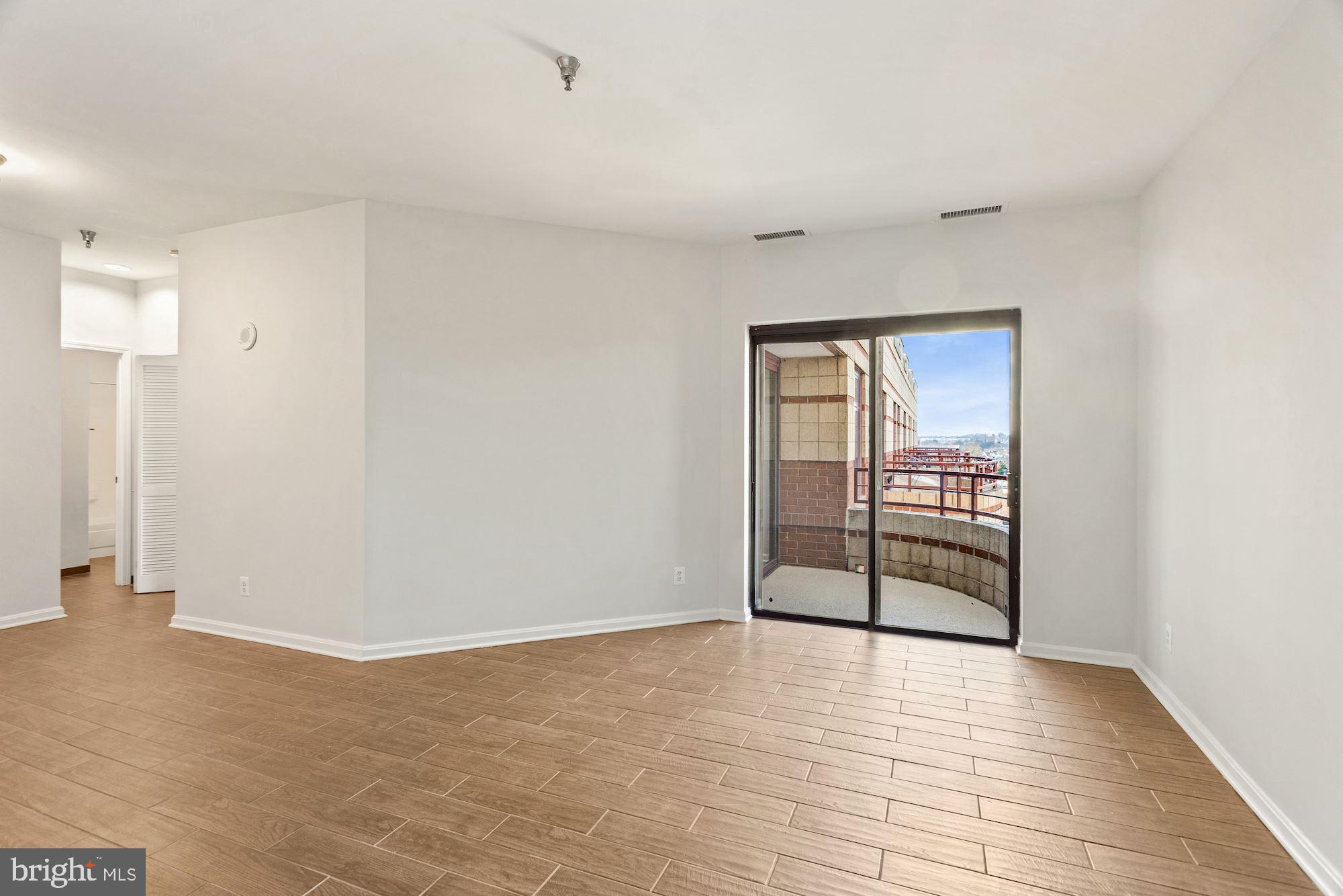 2400 CLARENDON BLVD #PH01