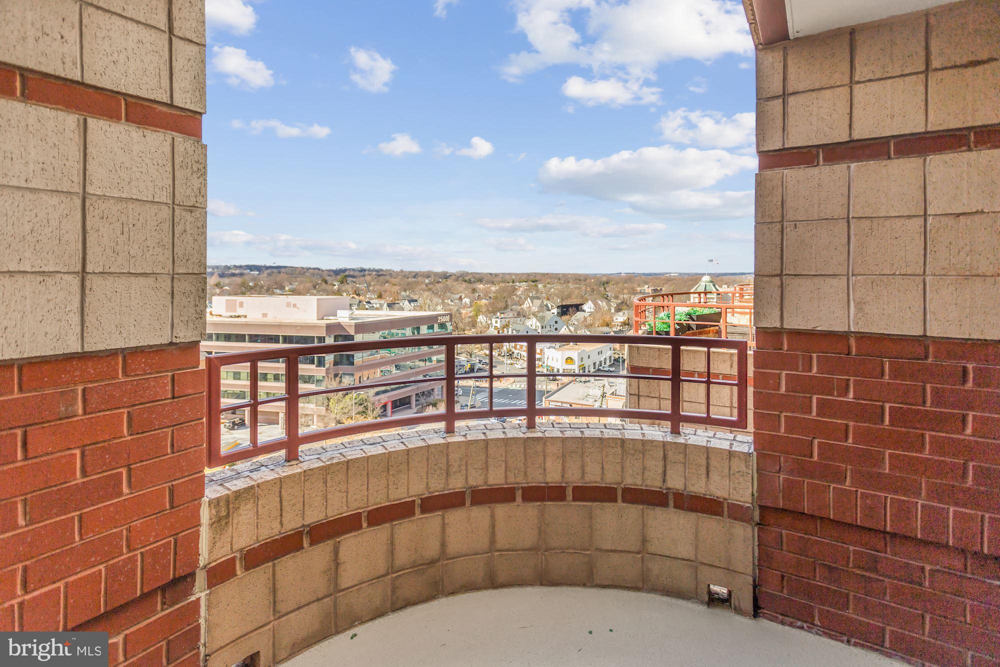 2400 CLARENDON BLVD #PH01