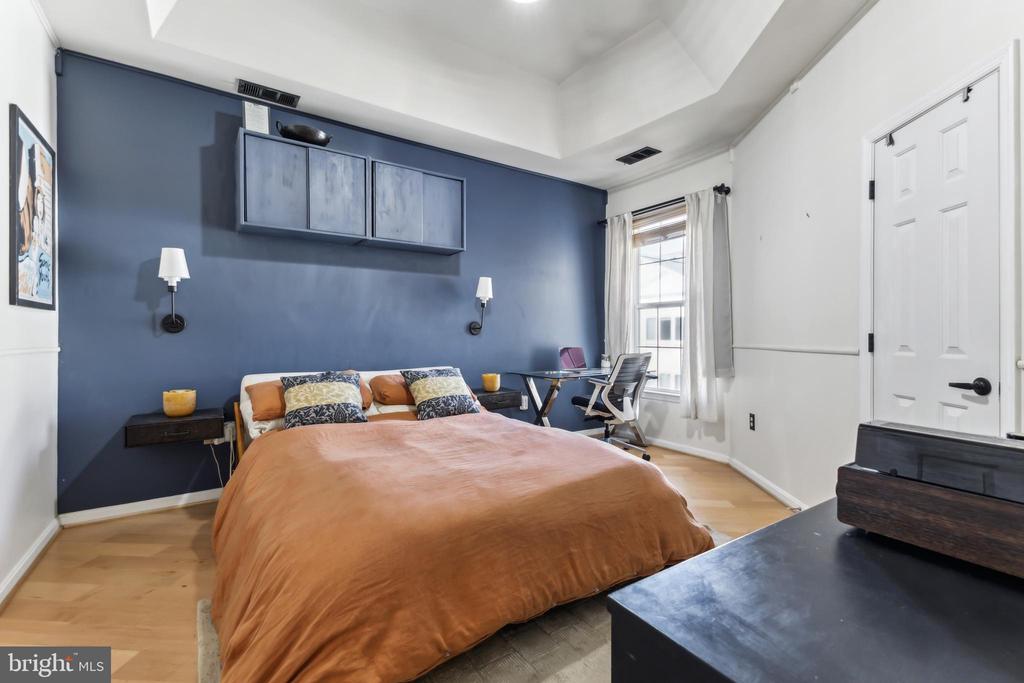 801 S GREENBRIER STREET 402